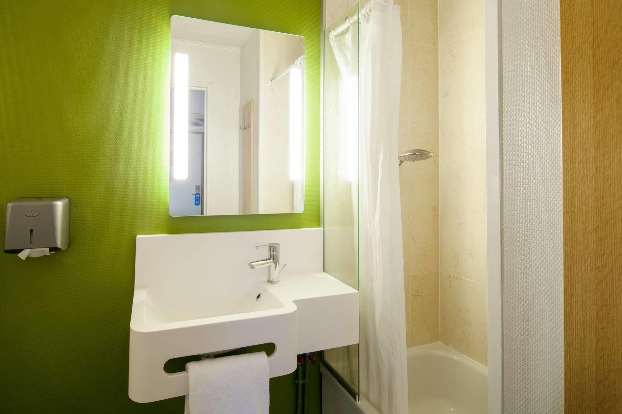 B&B Hotel Chartres Le Coudray Eksteriør bilde