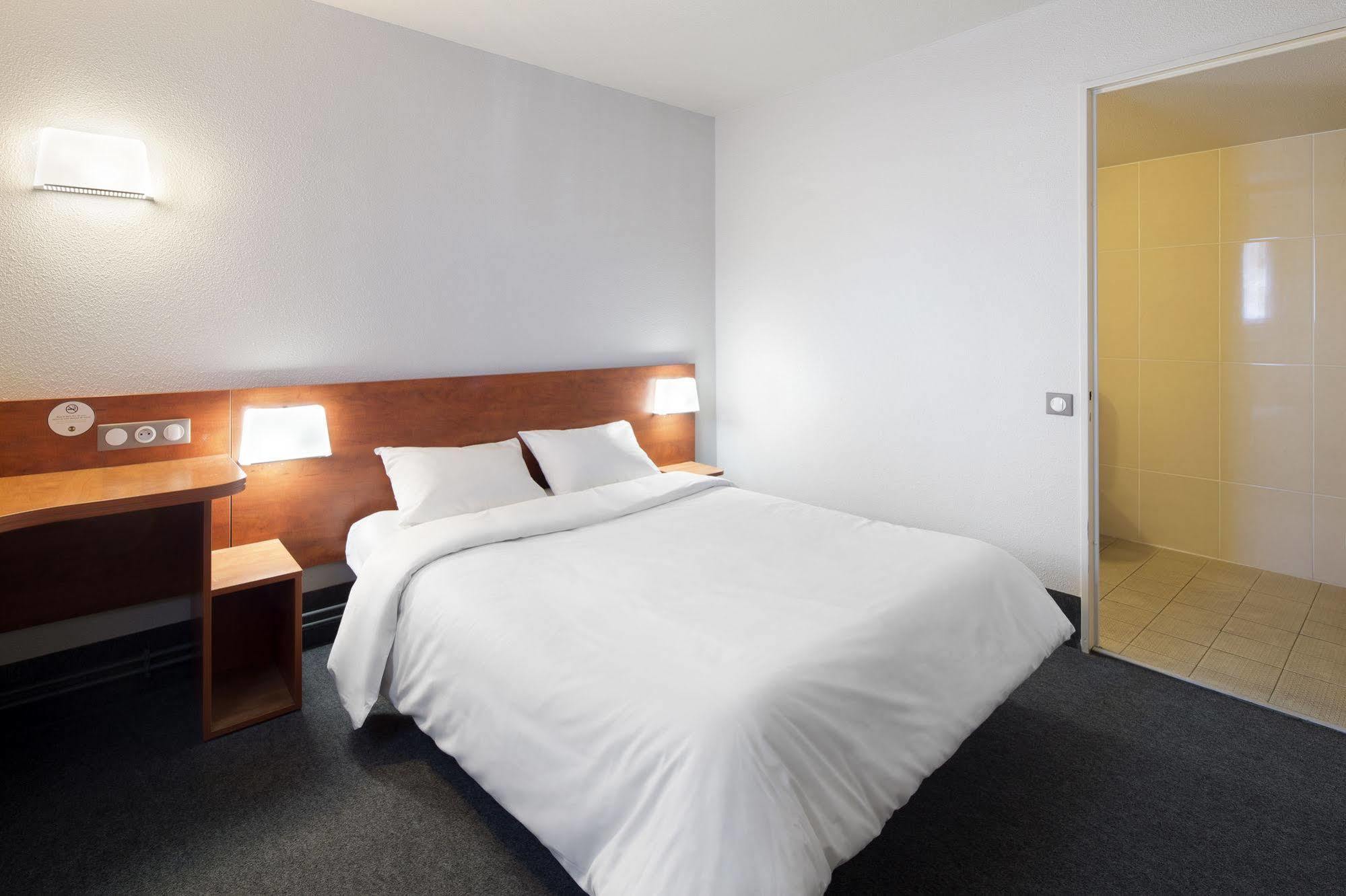 B&B Hotel Chartres Le Coudray Eksteriør bilde