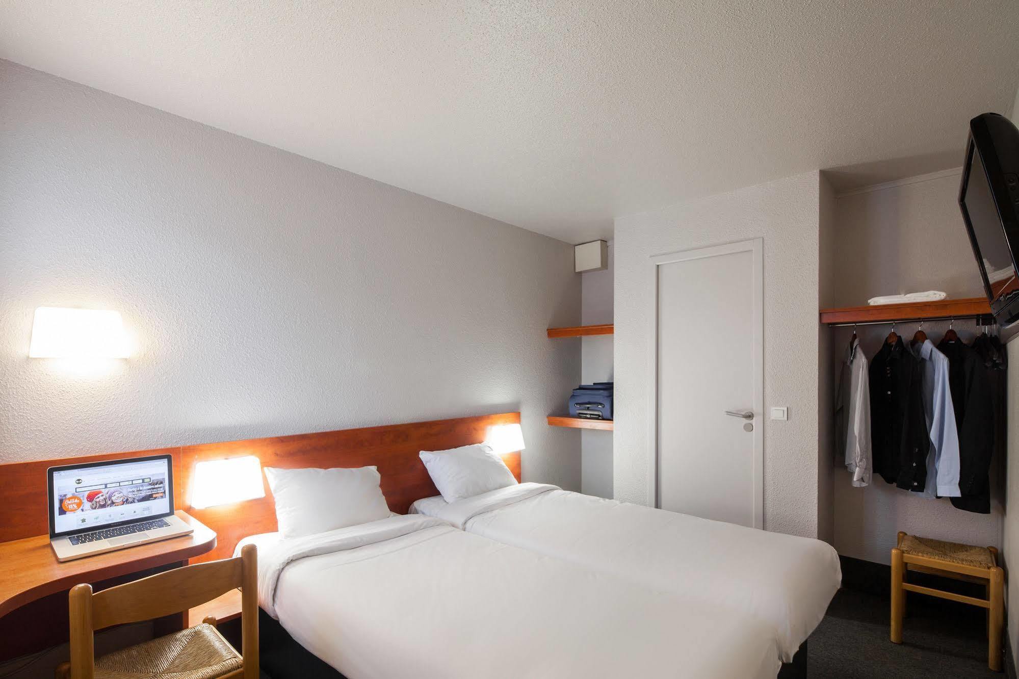 B&B Hotel Chartres Le Coudray Eksteriør bilde